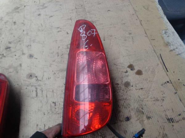 FEU ARRIERE GAUCHE PEUGEOT 807 - Vue 1